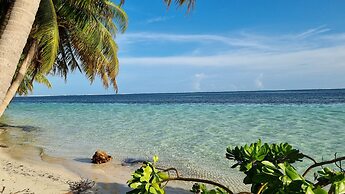 Avanti Surf & Stay