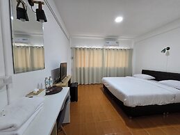 RATANASIRI HOTEL