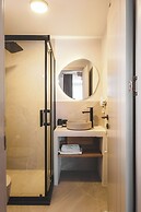 Pietra Social House