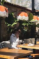 Pietra Social House