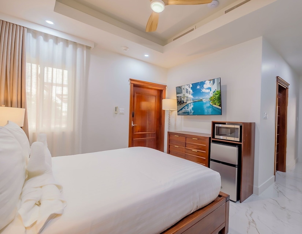 Royal Kahal Beach Resort