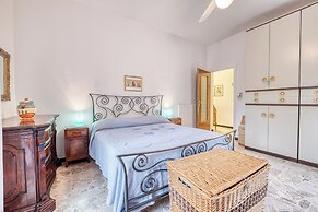 Tullia relax home 650m from the sea