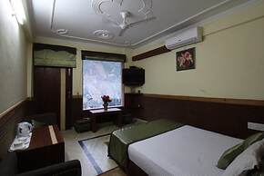 Goroomgo Gandhi's Paradise Dharamshala