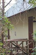 Bwindi Neckview Lodge