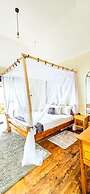 Bwindi Neckview Lodge