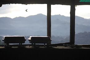 Bwindi Neckview Lodge