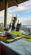 Bwindi Neckview Lodge