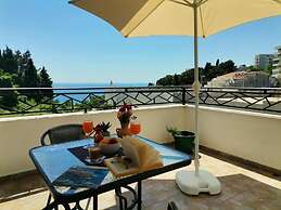 Room-studio With Sea Views and Large Ter
