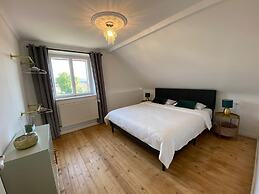 3 Bed Cottage - Sleeps 6 - Parking - Wifi