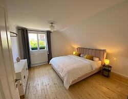 3 Bed Cottage - Sleeps 6 - Parking - Wifi