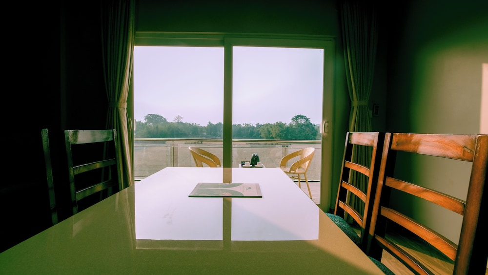 Finns Weaver Resort Kaziranga