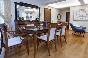 Luxe 3 Bd Penthouse 5 Min from Drosia