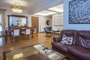 Luxe 3 Bd Penthouse 5 Min from Drosia