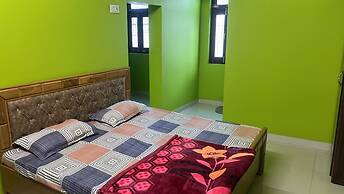 Goroomgo Shree Raj Homestay Ayodhya