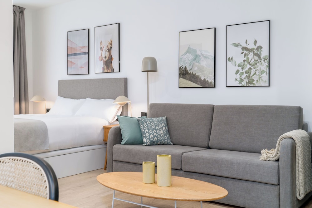 Limehome Santiago de Compostela
