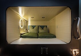 Mue Cubes - Capsule Hotel