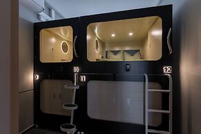 Mue Cubes - Capsule Hotel