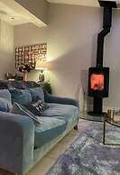 Luxury Central Hale Living