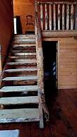 Rustic Beaverfoot Lodge Dream Cabin