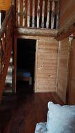 Rustic Beaverfoot Lodge Dream Cabin