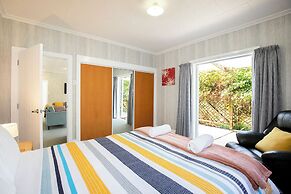 Cliffscapes Holiday House