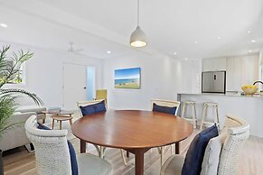 Thirty-Nine Albatross (Apartment 1)