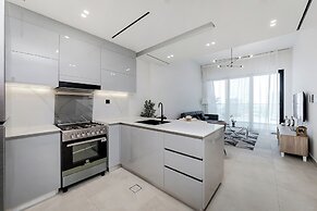 Binghatti Canal 1BR with view on Marina