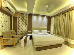 Hotel KUBER PALACE - Sea beach & Temple