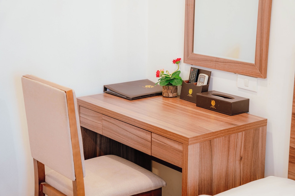 A89 Rosarian Hotel