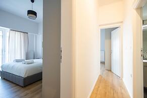 Urban Comfort 2 Bdrm Next to Metro
