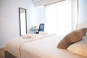 Urban Comfort 2 Bdrm Next to Metro