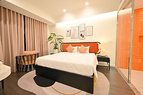 Hillside Sunset Apartment