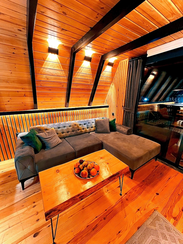 Mirana Bungalov