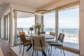 Spacious Apartment With Huge Terrace With sea View