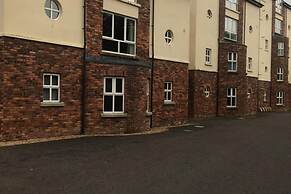 Shell Hill 3-bed Apt, Sleeps 6, 15 Mins to Beach