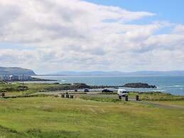 Shell Hill 3-bed Apt, Sleeps 6, 15 Mins to Beach
