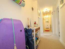 Shell Hill 3-bed Apt, Sleeps 6, 15 Mins to Beach