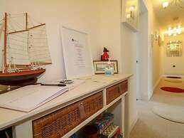 Shell Hill 3-bed Apt, Sleeps 6, 15 Mins to Beach