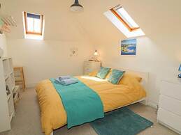 Shell Hill 3-bed Apt, Sleeps 6, 15 Mins to Beach