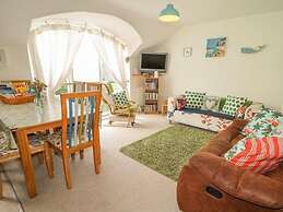 Shell Hill 3-bed Apt, Sleeps 6, 15 Mins to Beach