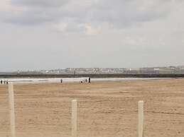 Shell Hill 3-bed Apt, Sleeps 6, 15 Mins to Beach