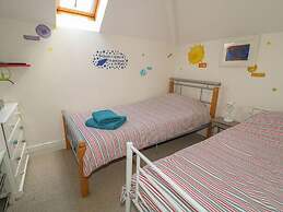 Shell Hill 3-bed Apt, Sleeps 6, 15 Mins to Beach