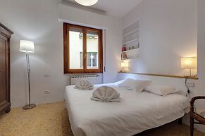 Salterelli Apartments by Mamo Florence