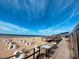 Beach Lodge Callantsoog Near Dunes & Beach