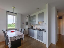 Cozy Apartment With Balcony