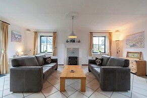 De Buitenplaats 97 Villa for 5-people Near Beach