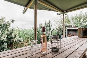 Beach Lodge With Garden