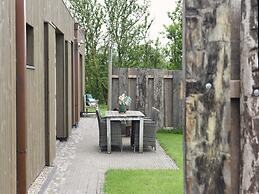 Spacious Apartment With Garden