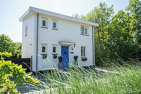 Pretty Holiday Home With Garden