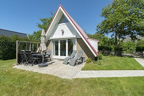 Radiant Seaside Holiday Home